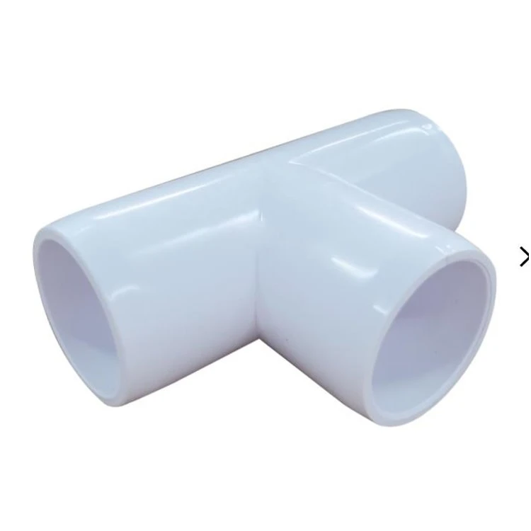 Plastmasas caurules pieguļošs savienotājs